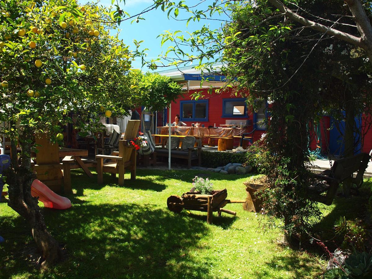 Annies Nirvana Lodge Backpackers Takaka Exterior foto