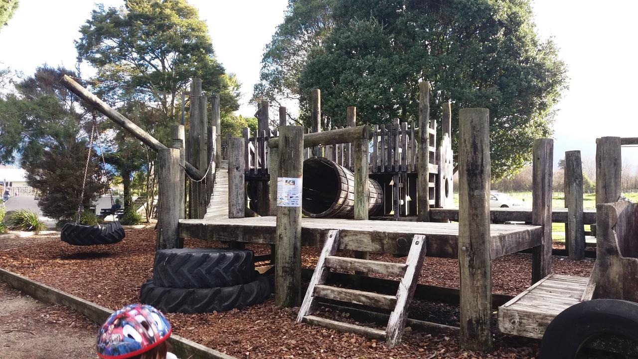 Annies Nirvana Lodge Backpackers Takaka Exterior foto