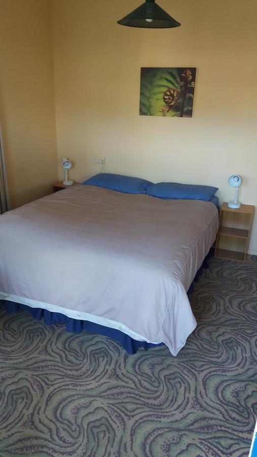 Annies Nirvana Lodge Backpackers Takaka Exterior foto