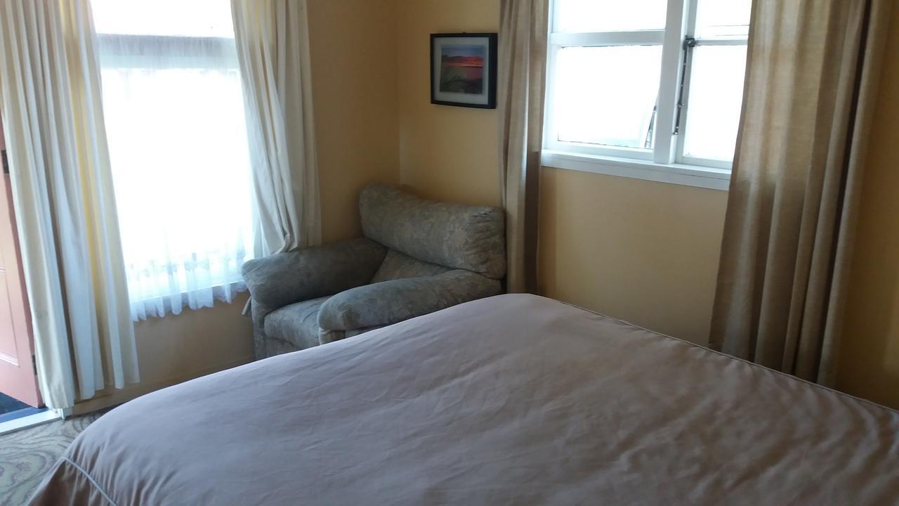 Annies Nirvana Lodge Backpackers Takaka Exterior foto